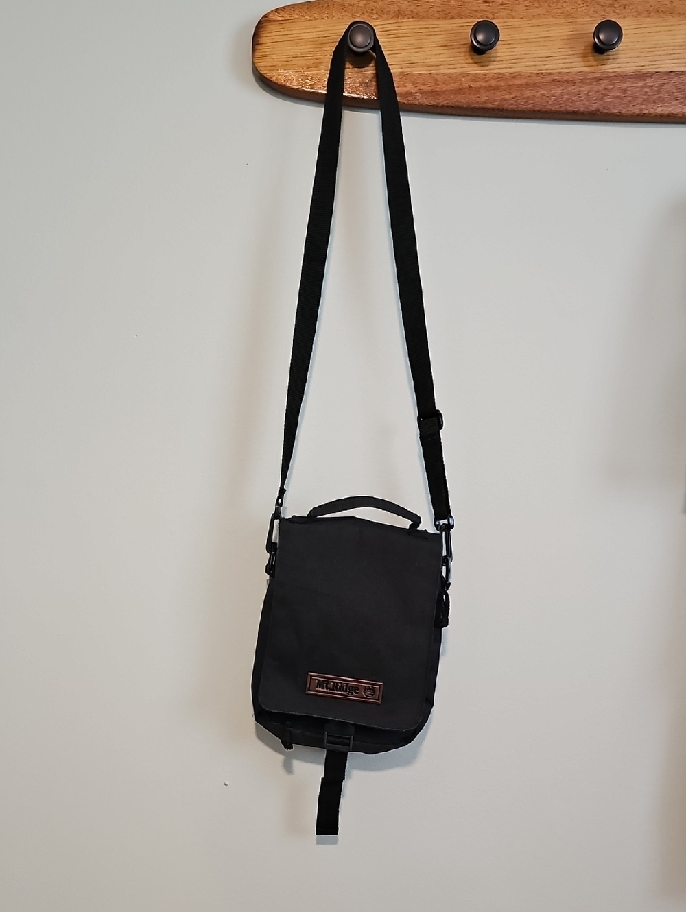 Vintage Mt Ridge Black Canvas Cross-Body Bag